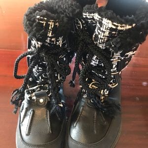 Black and White London Fog Boots Sz9